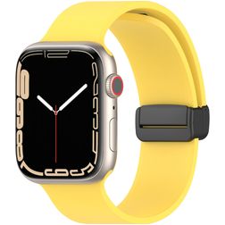 Mobigear Sport Mag Silicone Apple Watch Strap Magnetic closure - 42/41/40/38 mm - Yellow