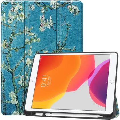 Mobigear Tri-Fold Gel iPad 9 (2021) TPU / Kunstlæder Pungetui + Stylus-holder - Almond Blossoms