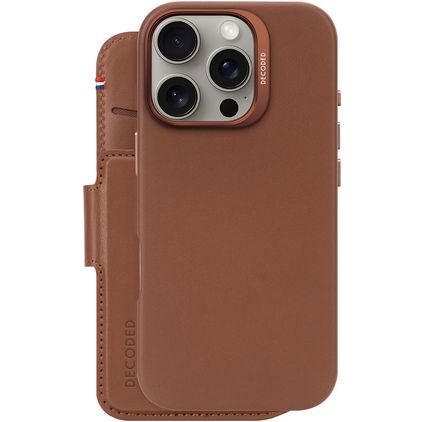 Decoded Detachable Wallet iPhone 16 Pro MagSafe Funda Piel auténtica Funda tipo libro 2 en 1 con carcasa extraíble Cartera - Tan