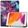Mobigear Tri-Fold Gel iPad 7 (2019) TPU / Pele sintética Capa livro + Suporte para caneta stylus - Galaxy