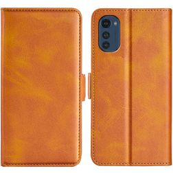 Mobigear Slim Magnet Motorola Moto E32s Plånboksfodral med sedelfack - Konjak