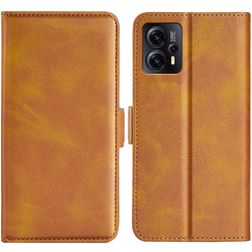 Mobigear Slim Magnet Motorola Moto E13 Funda tipo libro Cartera - Coñac