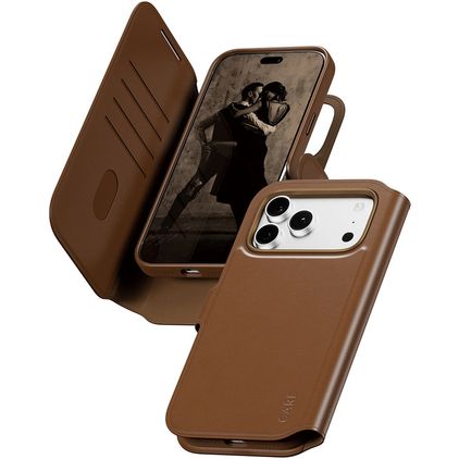 CARE by PanzerGlass Tango Two-in-One iPhone 18 Pro Max MagSafe Funda tipo libro 2 en 1 con carcasa extraíble Cartera - Marrón
